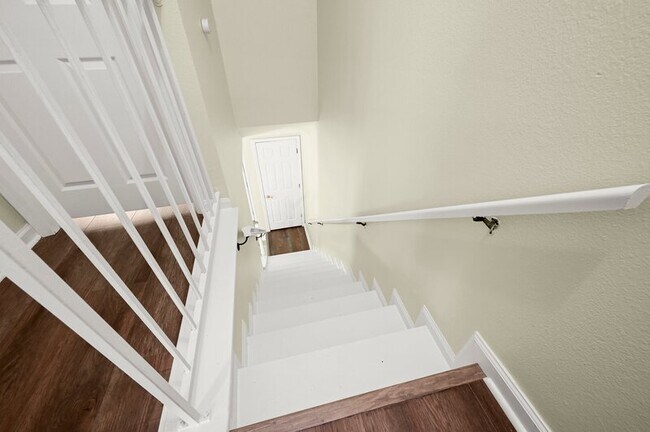 Building Photo - 5387 Rosedown Ct