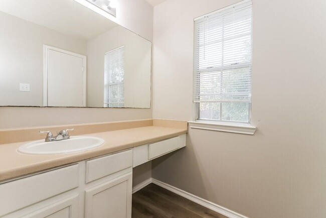 Building Photo - 21630 Bowcreek Ln