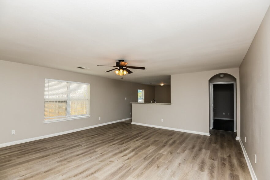 Building Photo - 4729 Cedar Springs Dr