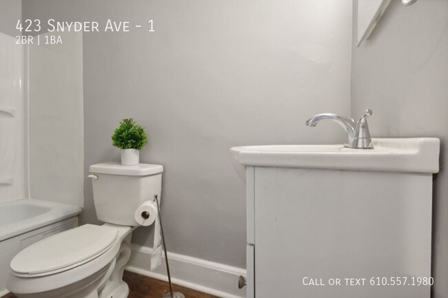 Building Photo - 2 Bedroom 1 Bath  Apartment in Queens Vill...