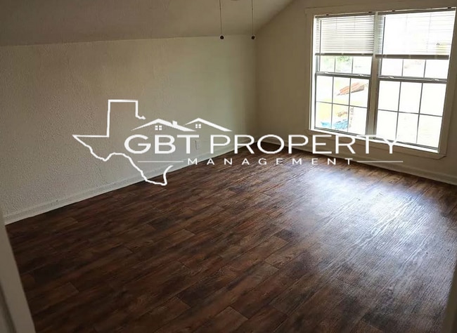 Building Photo - 4 Bedroom 3 Bath Home Remodeled!!!!