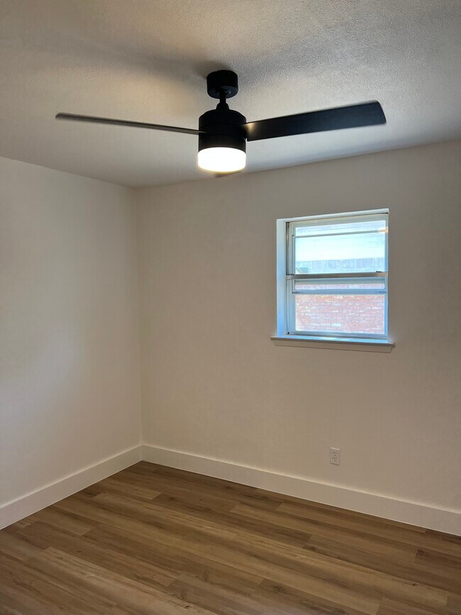 Building Photo - 3302 Canton St