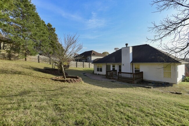 Building Photo - 325 Tall Oaks Dr