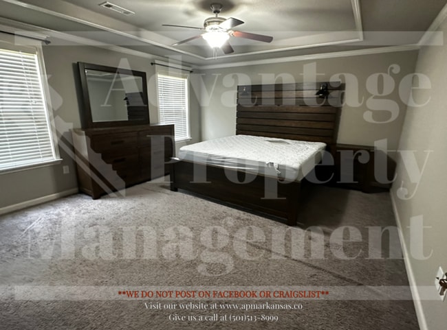 Building Photo - Two-Story home located in the vibrant city...