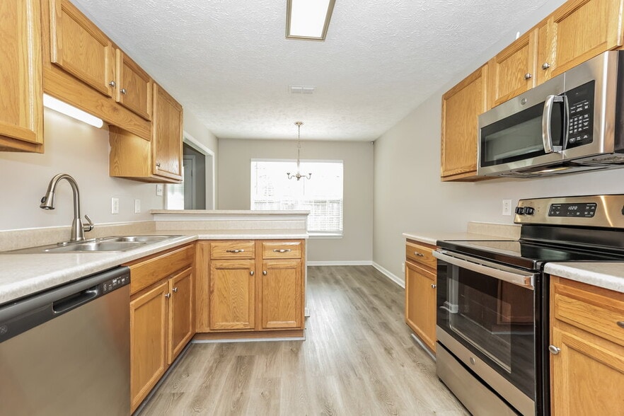 Building Photo - 1295 Tiree Dr