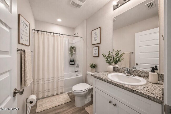 Building Photo - 7504 Delancey St