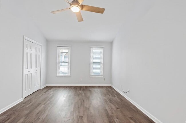 Building Photo - 856 St Charles Ave NE
