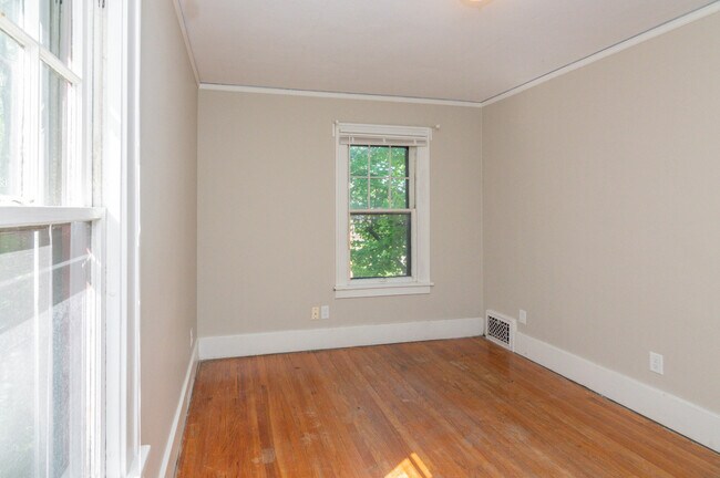 Building Photo - 1116 Wells St