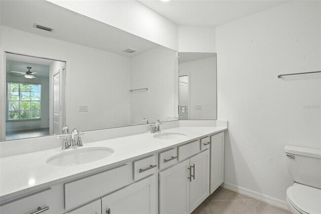 Building Photo - 14281 Heritage Landing Blvd