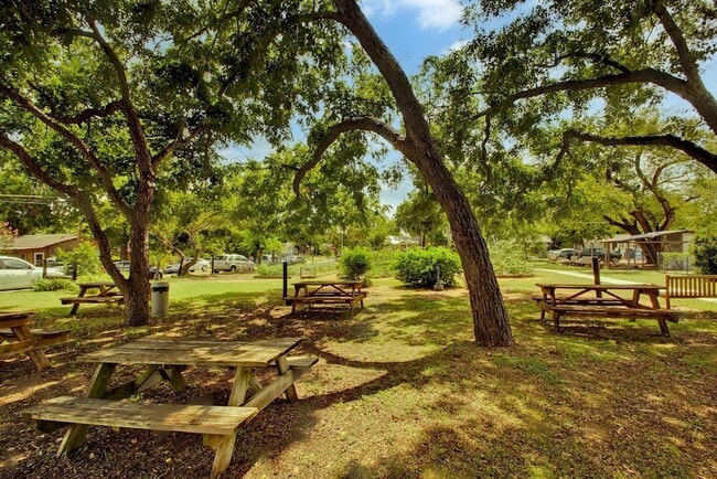 Building Photo - 1900 Cedar Ave