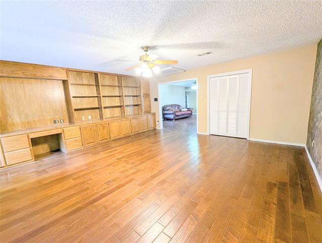Building Photo - 2100 N Rough Creek Ct