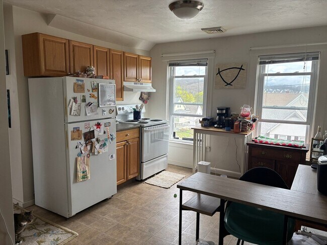 Building Photo - 41 Whipple St