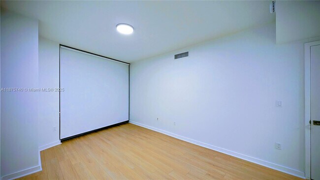 Building Photo - 350 S Miami Ave