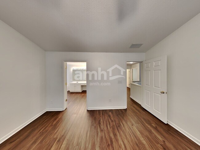 Building Photo - 349 Burdock Trce