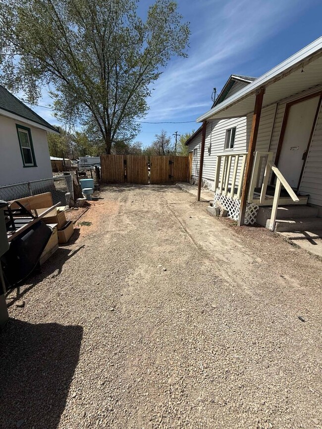 Building Photo - 2 Bedroom Home