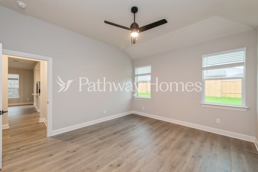 Building Photo - 628 Brookside Dr