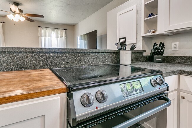 Building Photo - 1809 Ketch Dr