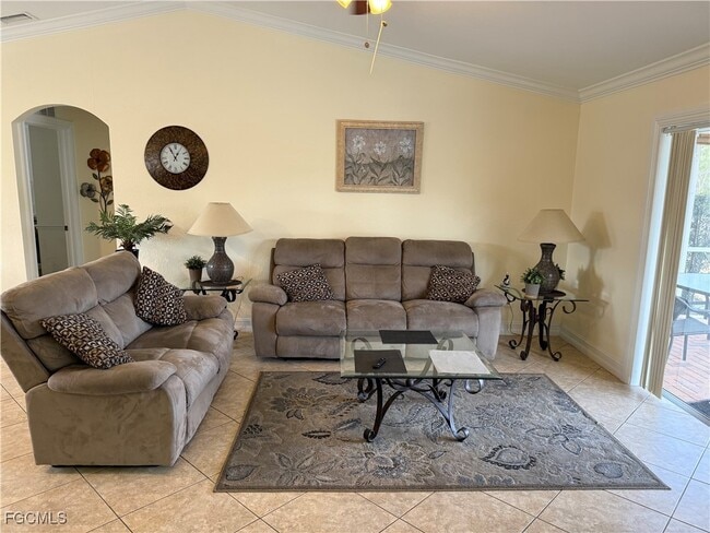 Building Photo - 902 McArthur Ave