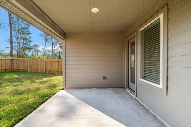 Building Photo - 5930 Hampton Vly Dr