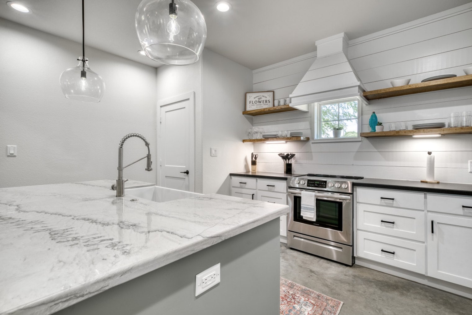 Building Photo - 8300 Lone Star Rd