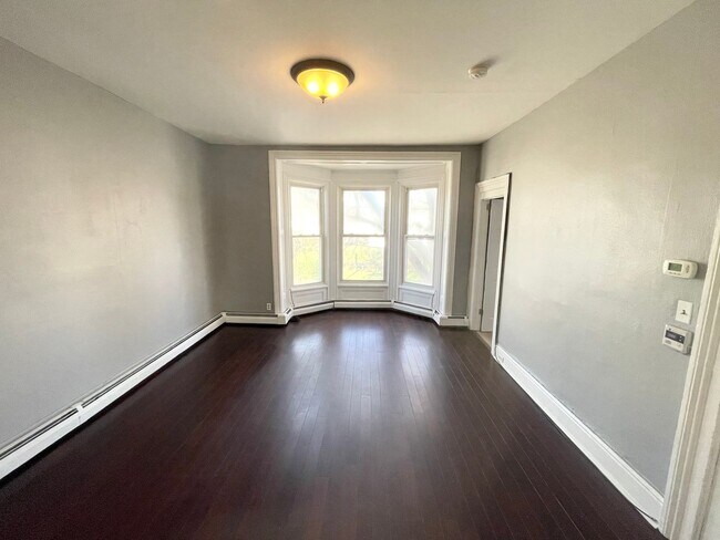 Building Photo - 640 3rd Ave