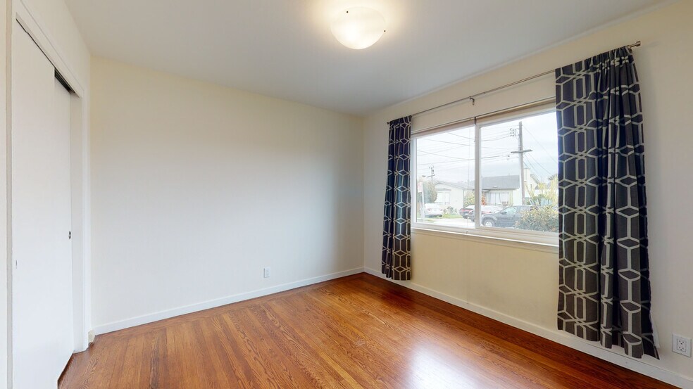 Building Photo - 700 N Humboldt St
