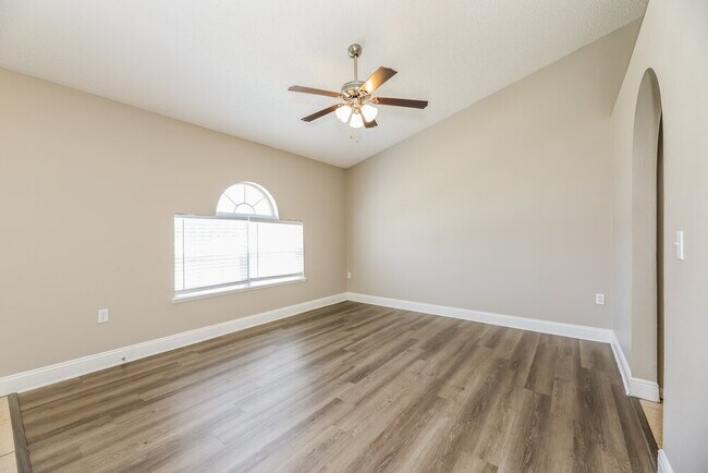 Building Photo - 7245 Nottinghamshire Dr