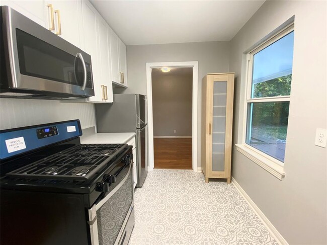 Building Photo - 8206 Montridge Dr