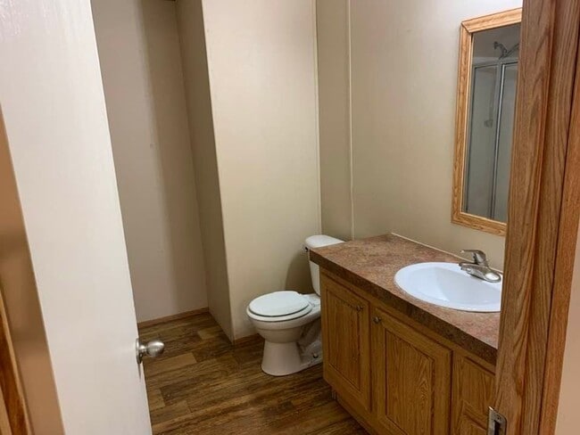 Building Photo - 3 bed 2 bath house