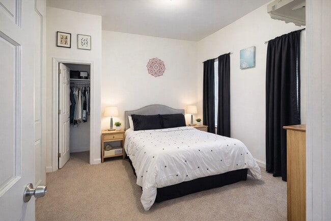 Building Photo - 11 Seckel St