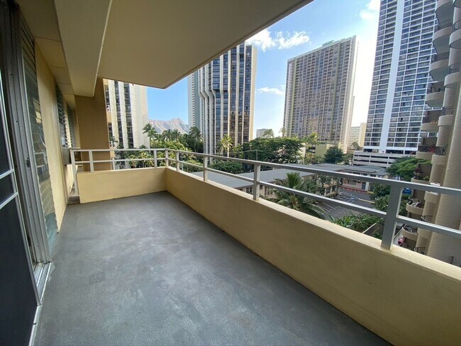 Building Photo - **KEALANI 2BD/2BA/1PK WAIKIKI CONDO FOR RENT**