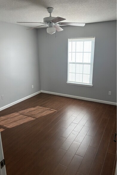 Building Photo - 45575 Ingleham Cir