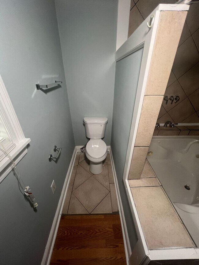 Building Photo - Beautiful 4/3 Home in North East Jackson