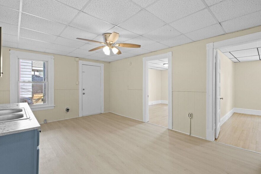 Building Photo - 101-107 Putnam