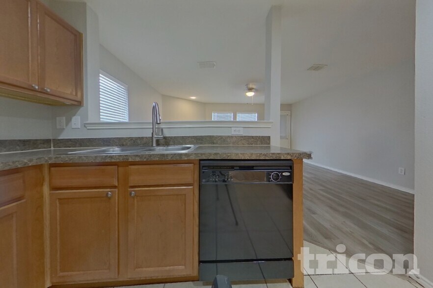 Building Photo - 16824 Pinery Way