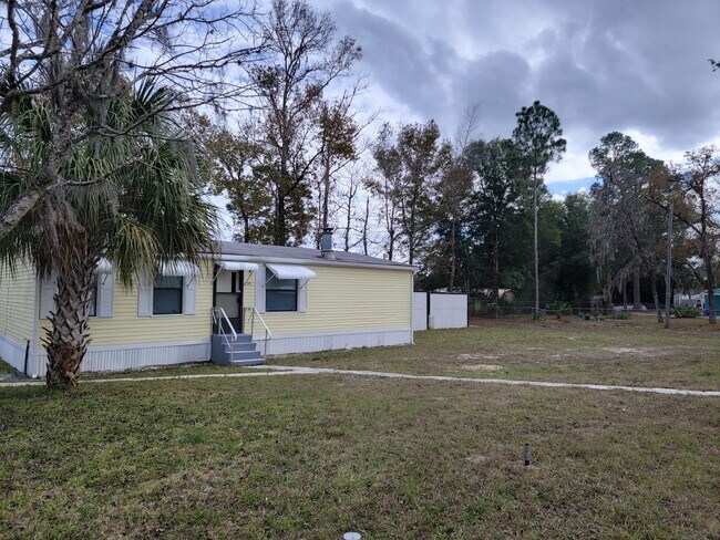 Primary Photo - Adorable 3/2 in Homosassa!!
