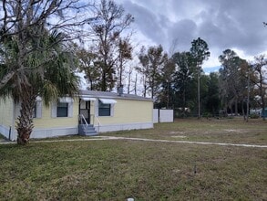 Building Photo - Adorable 3/2 in Homosassa!!