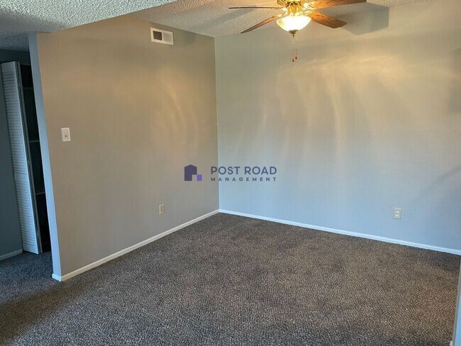 Building Photo - 2902 S Osage Ave