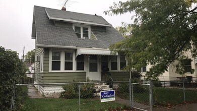 Building Photo - Charming 3 bedroom 1 bath in University/Lexington neighborhood!
