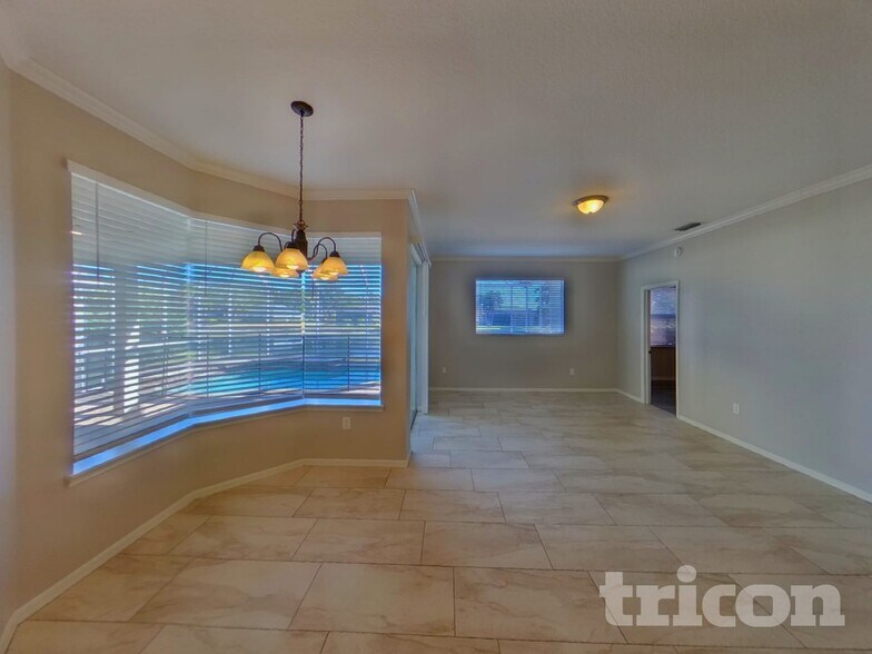 Building Photo - 6421 Fox Grape Ln