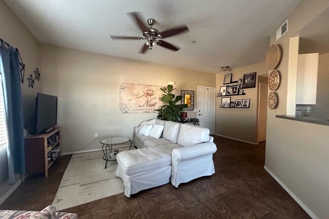 Building Photo - 13700 N Fountain Hills Blvd