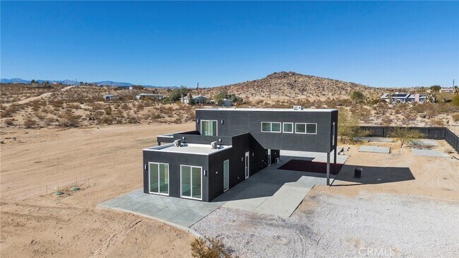 Building Photo - 3460 Stonehill Ave