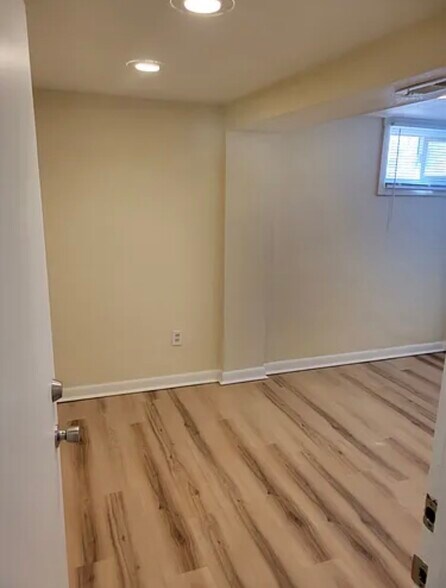 Building Photo - 2108 8th Ave