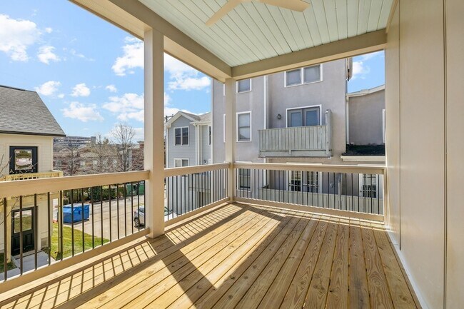 Building Photo - 3135 Parthenon Ave