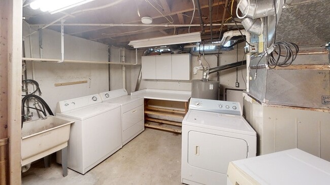 Building Photo - 308 Skydale Dr