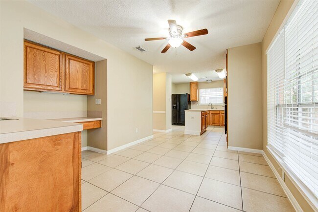 Building Photo - 518 Ellingham Dr