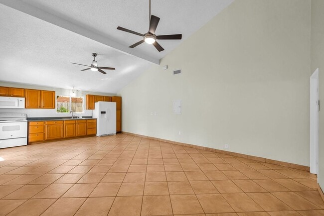 Building Photo - 305 Uala Pl