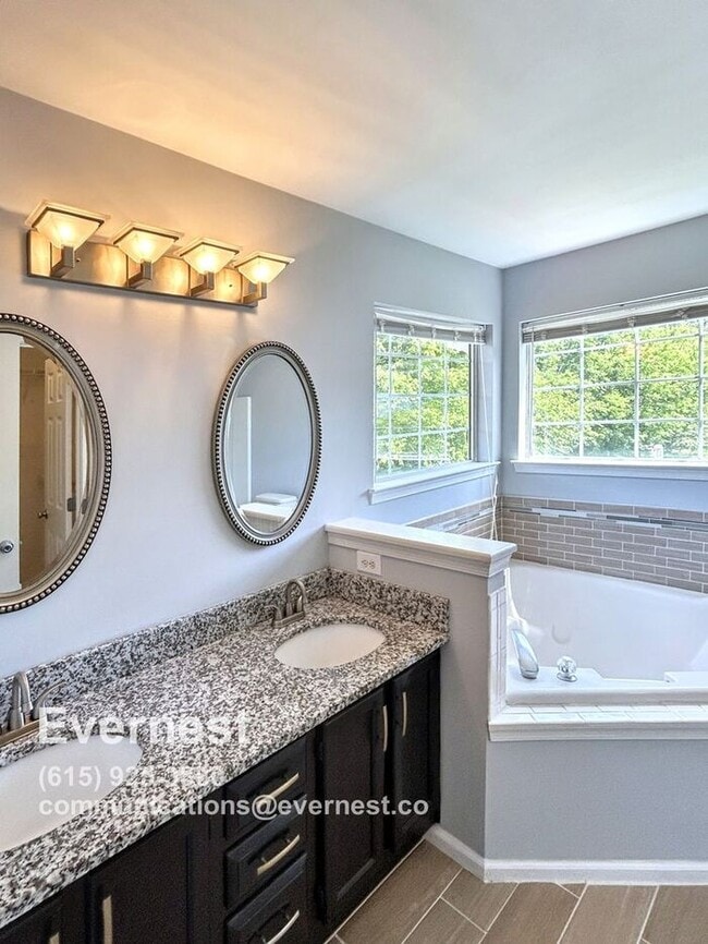 Building Photo - Spacious 4-Bedroom Home with Modern Featur...
