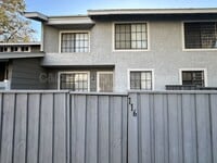 Building Photo - 1380 W 48th St