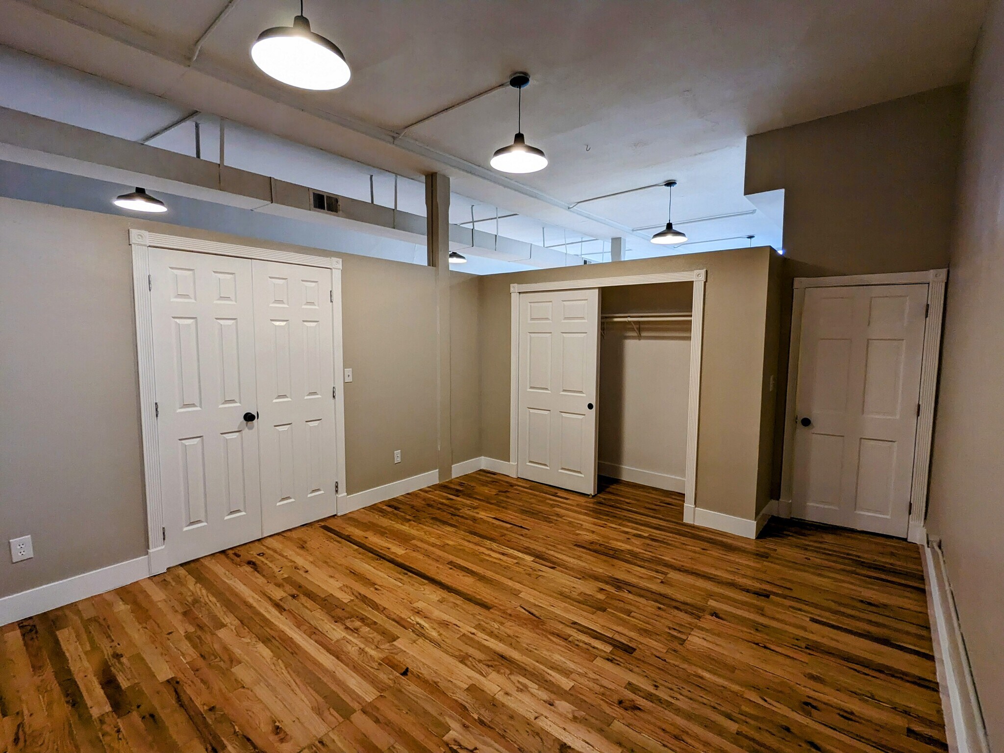 Building Photo - 4301 Yates St